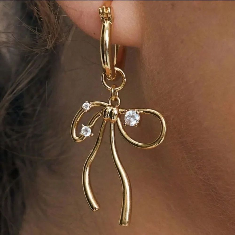 Bow hoop earrings A606